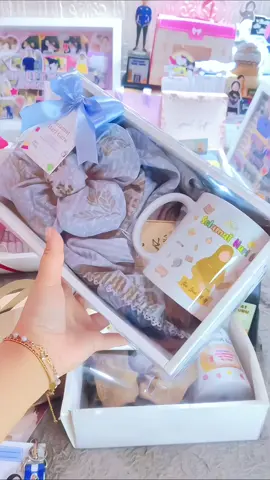 Cakep nih buat hampers hari guru nya🥰Bisa juga hari ibu dan kado lainnya ya jangan lupa custom di tamabh di catatan #hampers  #kadohariguru  #kadohariibu #hamperslebaran #kadoguru 