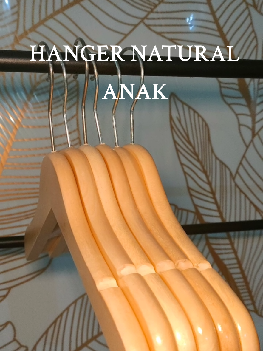 6 Pcs Hanger Natural Anak Premium #hangerkayu #grosirhangerkayu #hangerbajukayu #hangeranak#fyp 