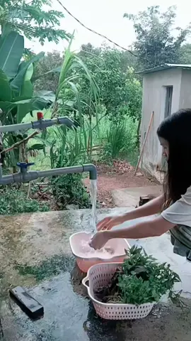 Đúng là có phụ nữ chúng mình cần phải có sự nghiệp riêng #taphoabene 