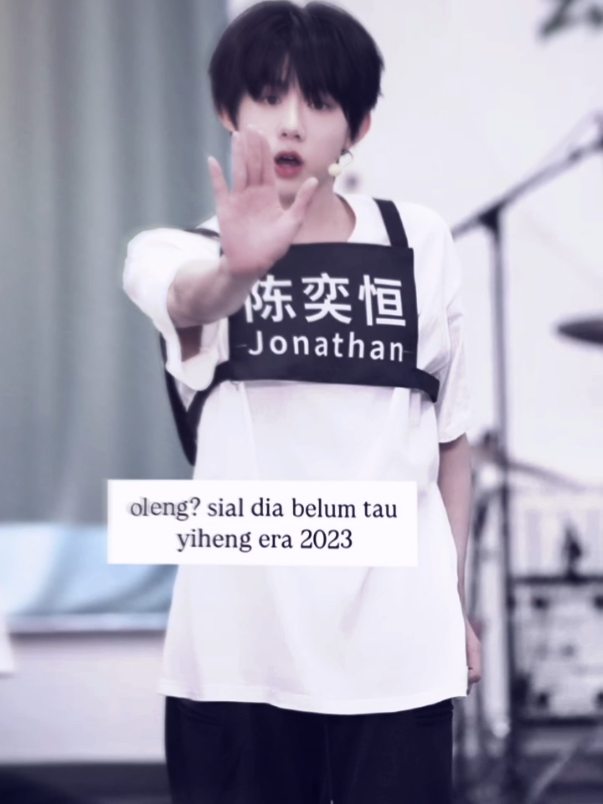 dn cer yiheng req:@adel_lia21 @kostakcmnvc82  prst@Custtz - am prem di bio  #chenyiheng #tffamily🇨🇳💫 #presetalightmotion #foryou 