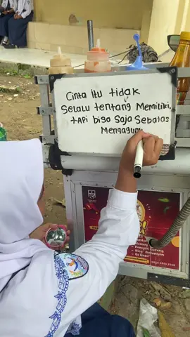 Bukan selalu tentang memiliki, terkadang mengagumi dari jauh pun sudah terasa memiliki😊 Terima kasih sudah mampir di PENTOL RINDU kak @azzastecu😐 🙏 fyp sampai mana ini 😊 #pentolrindumasteguh #quotestory #galaubrutal #4youpage #tuban24jam 