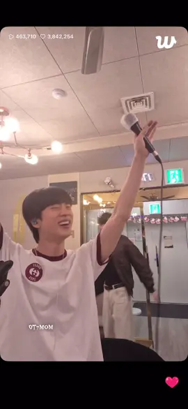 Jin & his backup dancers Jungkook & Jhope lol #jin #jhope #jungkook #weverselive #bts @BTS @hobipower @mnijungkook 