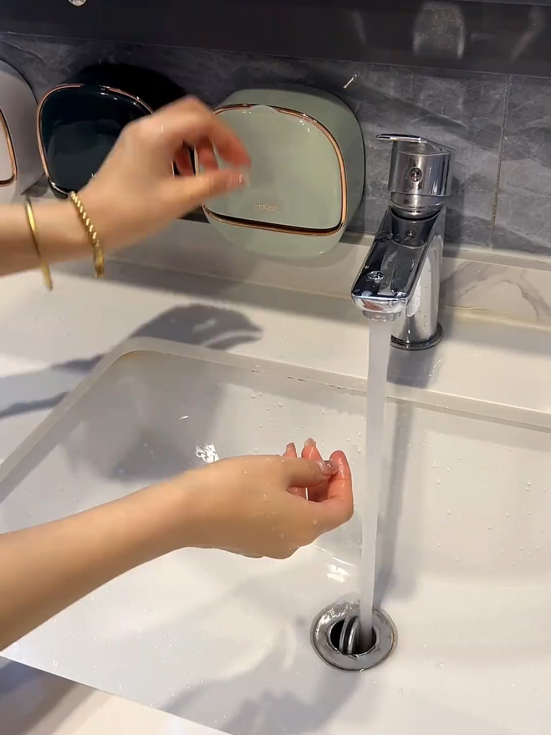 Stick it, load it, love it. The hassle-free soap caddy.