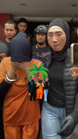 Polres Karawang berhasil mengungkap kasus kematian tragis seorang bayi baru lahir dalam waktu kurang dari 24 jam setelah penemuan jenazah. Kapolres Karawang, AKBP Fiki N. Ardiansyah, dalam konferensi persnya, menyatakan bahwa penyidik berhasil mengidentifikasi dan menetapkan dua orang pelaku yang diduga sebagai orang tua kandung dari bayi malang tersebut. 