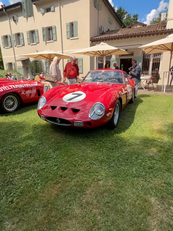Cavallino Classic Modena edizione 2025. Il più famoso concorso d'eleganza riservato alle rosse di Maranello, qui nell'edizione modenese, ha visto sfilare alcune delle più prestigiose auto del Caval