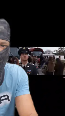 Tom Hanks et son signe occulte glissé en douce  #tomhanks #forestgump #film #hollywood 