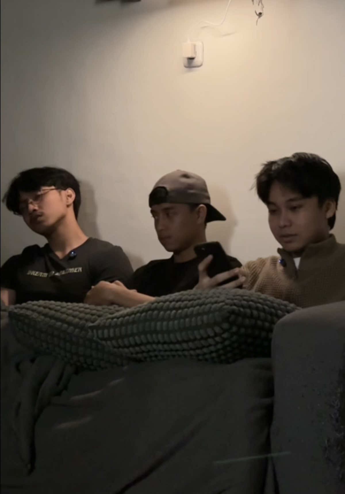 PANTUN TENTANG APA LAGI YAA