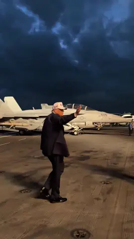 “Thank you everybody!”  President Trump departs USS George Washington after an incredible evening with our U.S. Navy! 🇺🇸