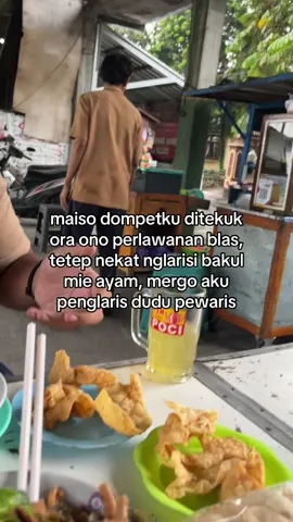 sengojo nglarisi ben duite iso nggo muter roda perekonomian  #mieayam #seporsimiayamsebelummati #jogja 