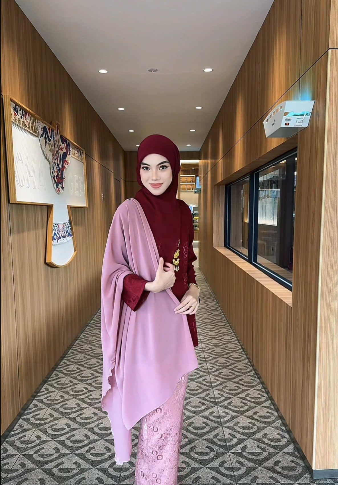 Nampak ayu n bergaya betul bila pakai kebaya Edora ni! 🥰✨ #sheilashaari #kebayacantik #kebayapleated #kebayamodern #fypシ゚ 