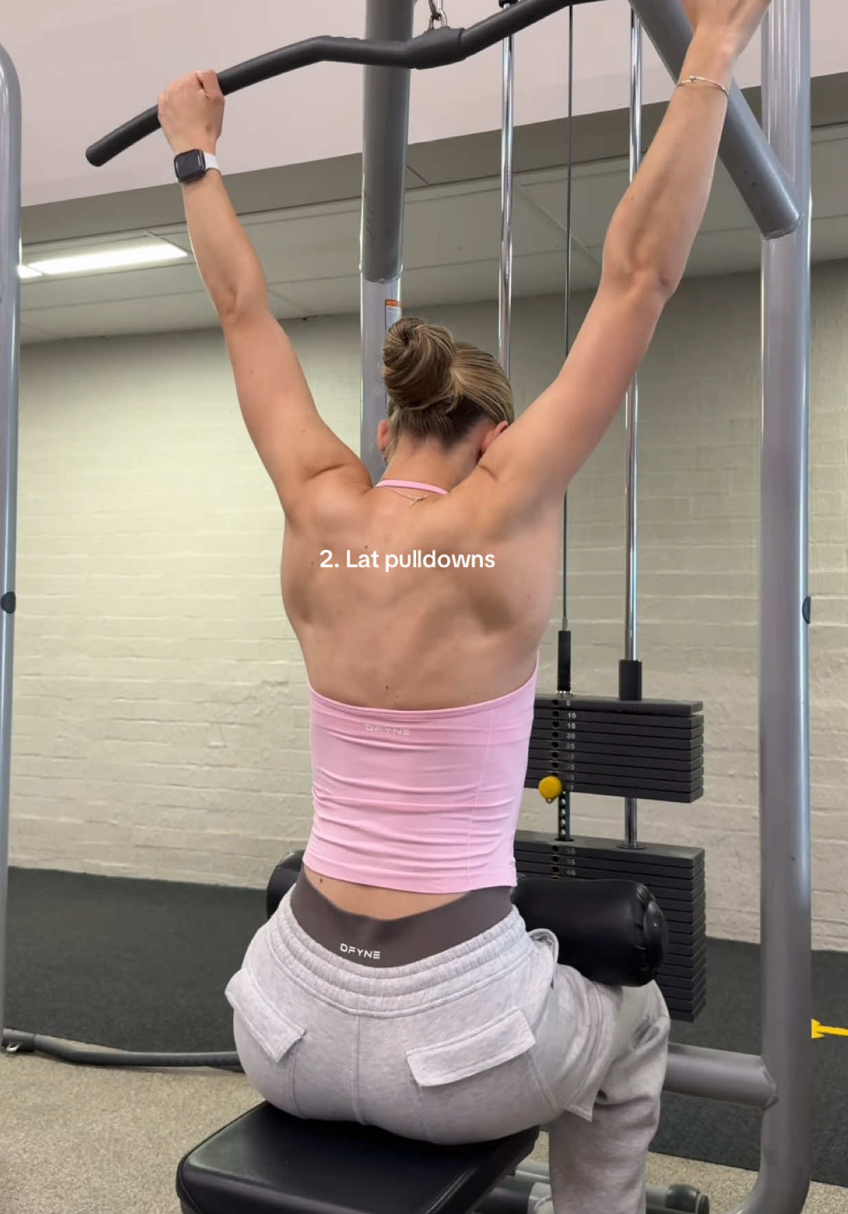 Shredded back incoming 👏🏽👏🏽 fit is @DFYNE !!!