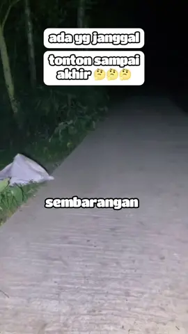 Ada yg janggal #funny #komedi #fypシ゚viral #kaget #janggal 