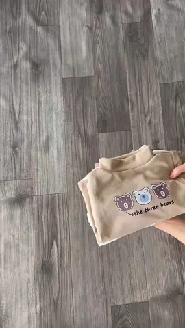 Áo giữ nhiệt cổ cao dày dặn ấm áp cho bé trai bé gái. Hoạ tiết màu sắc dễ thương. Size từ 5-16kg .#aogiunhietchobe#aothudong#mevabe