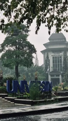 Brawijaya dan hujan#brawijaya#rain #malang24jam 