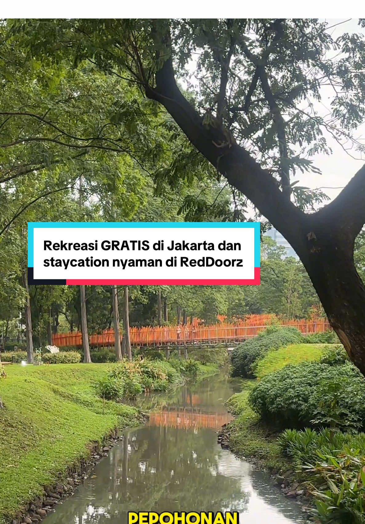 Main ke Tebet Eco Park seru banget 🌳💚! Habis puas keliling dan nikmatin fasilitasnya, lanjut staycation di RedDoorz yang cuma 15 menitan dari sana 😍 Nyaman, bersih, dan strategis banget buat jalan ke mana aja 🫶🏻 #TebetEcopark #StaycationJakarta #RedDoorz #redtravelers #bukasemuapintu 