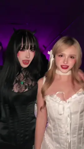 🖤 or 🤍? #halloween 