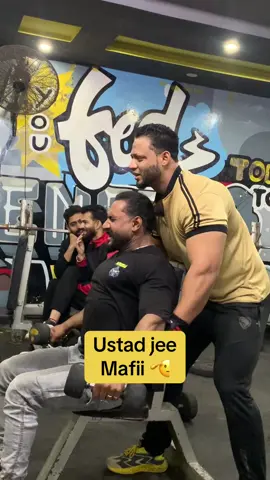 “Let the pain shape you, not break you.” *BigBoss* 👉@ibrahim fitness   #gym #gymmotivation #shariyarfitness #viral  