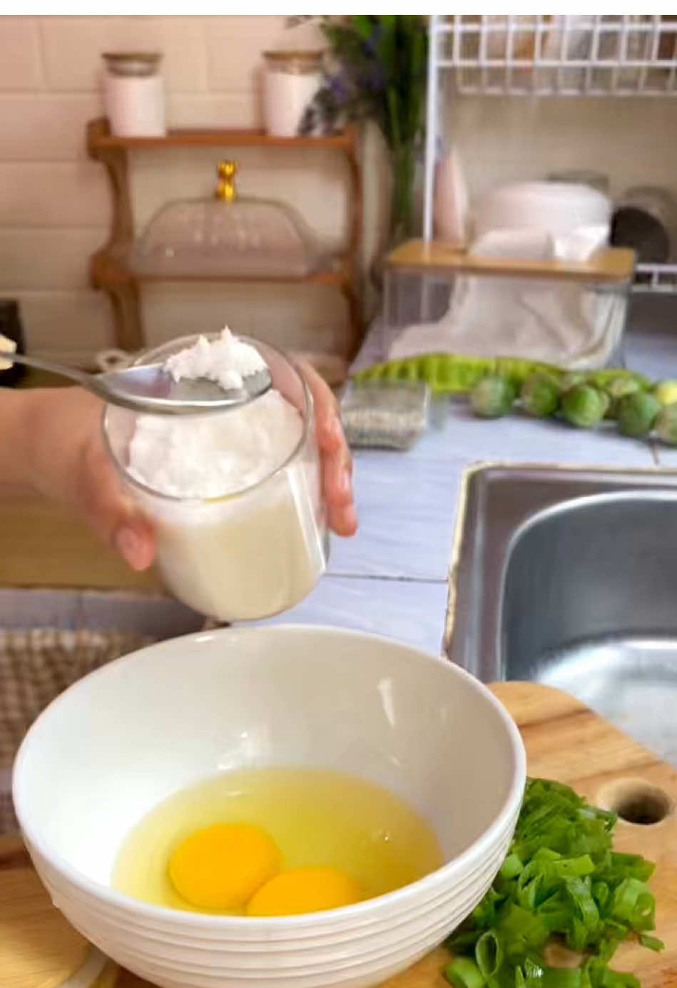 masak untuk makan siang abis itu langsung beresin dapur… #novitasawj #kurato #minivlog #dayinmylife #fyp 