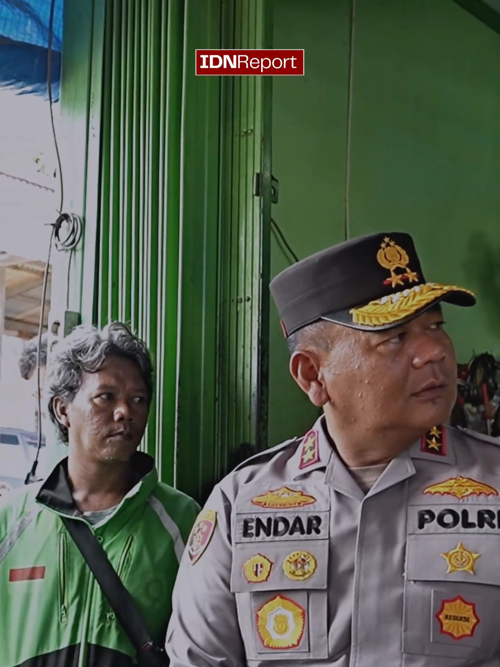 Kapolda Kaltim Irjen Pol Endar Priantoro baru aja resmikan Bengkel dan Kedai Ojol Kamtibmas di Balikpapan, tempat nongkrong, servis gratis, sekaligus ruang dialog antara Polri, pengemudi ojol, dan warga. Gak cuma soal ngopi, tapi juga soal kolaborasi dan dengerin aspirasi langsung dari masyarakat. Inilah bukti nyata sinergi humanis menuju Kaltim yang aman, tertib, dan sejahtera. #idnreport #idntimes #idnnews #polri #kaltim 
