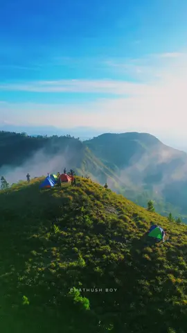 ඒ Vibe එක වචන කරන්න බෑ  🌿⛰️🌬 #Nature #lunugala #camping #badulla #mistymountain