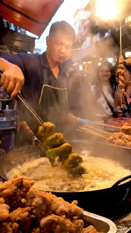 Life at a Wild Meet Market #seafood #food #fish #cooking #animalsmarket 