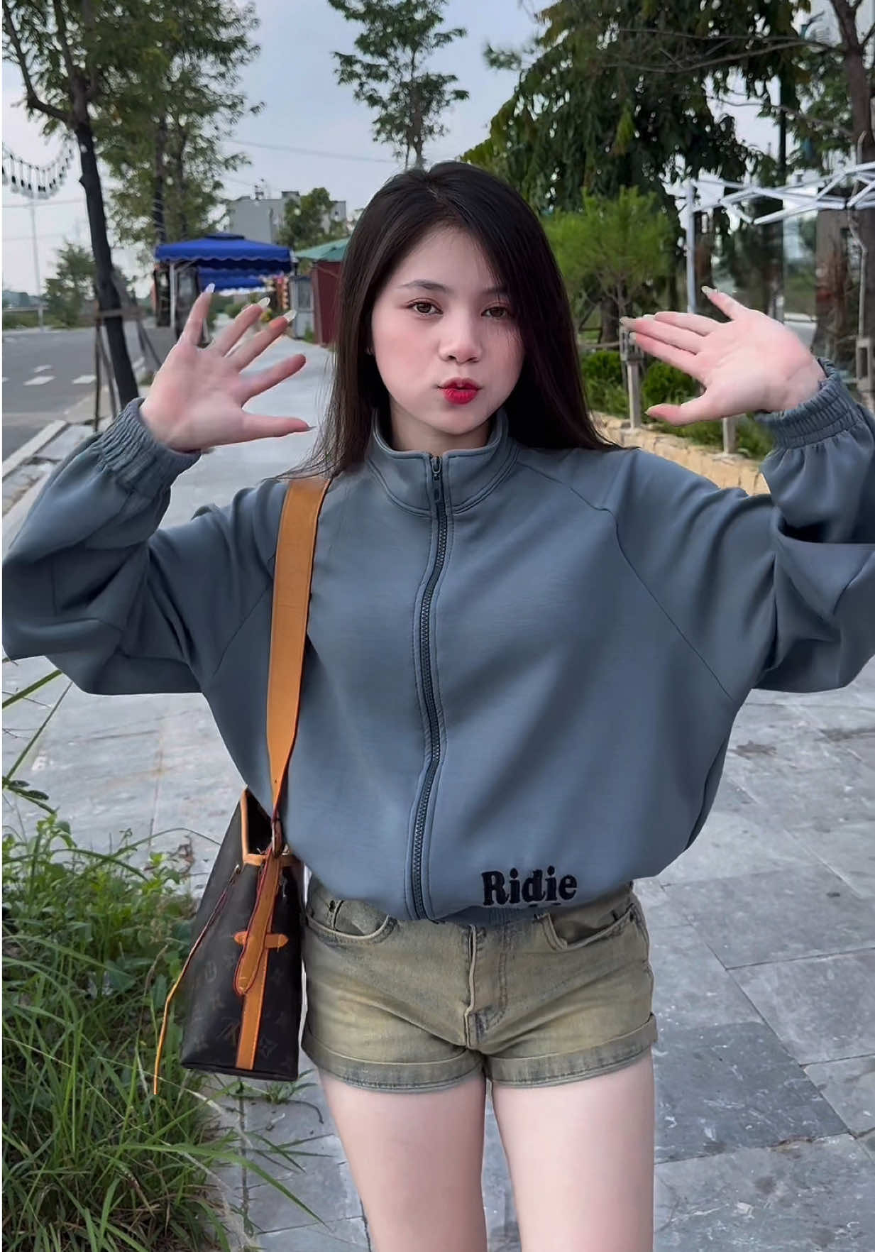 Sơ hở là chu mỏ🤣