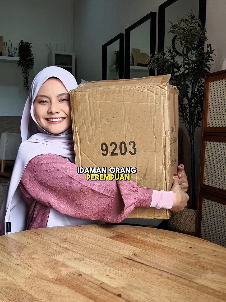 besar, tersusun, bertutup, arghhhh complete untuk kaum Wanita letak segala skincare Dan mekap dalam cosmetic organizer storage ni . berbaloi beli 👌 . #makeupstorage #cosmeticorganizer #makeuporganizer #skincarestorage #organizerbox 