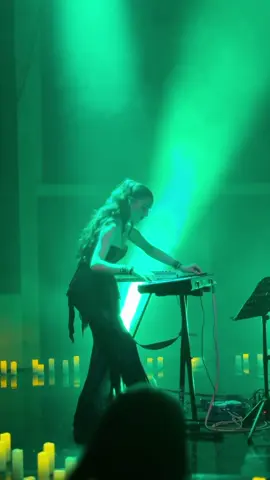 Guess the song…#candlelight #rock #keyboardplayer #pianoplayer #keyboardplayer 