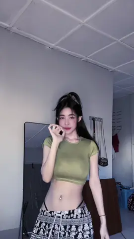 တချက်တင်မယ်☹️