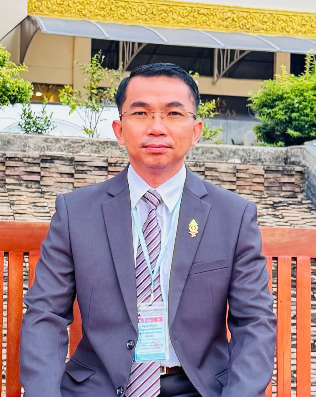 មនុស្សល្អក្លែងក្លាយ