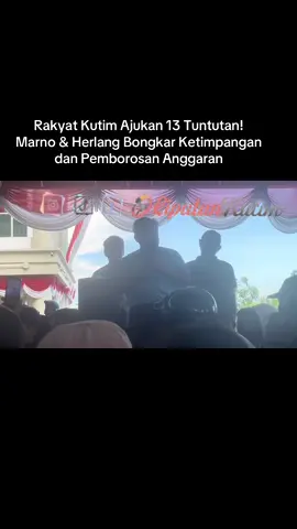 Ratusan warga Kutai Timur memenuhi halaman Kantor Bupati dan DPRD Bukit Pelangi! Mereka membawa 13 tuntutan rakyat, menuntut perubahan dan keadilan bagi masyarakat desa. Tokoh masyarakat Marno bicara lantang soal ketimpangan, nepotisme, dan pejabat yang tak dukung program bupati. Sementara Herlang menyoroti pemborosan anggaran — hanya dihabiskan untuk bimtek, studi banding, dan konsultasi ke luar daerah. Suara rakyat Kutim menggema: hentikan KKN, hentikan pemborosan!. #MarnoOrasi #HerlangBersuara #RakyatKutimBersuara #StopPemborosanAnggaran #LiputanKutim