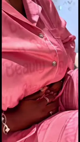 🌸 Dis adieu aux douleurs de règles ! 🌸 Offre-toi le confort que tu mérites Disponible dès maintenant ✨   📩 DM pour commander +223💕75💕65💕56💕63 #MenstruelleCare #DouleursMenstruelles #BienÊtreFéminin #CeintureChauffante #CycleSansDouleur