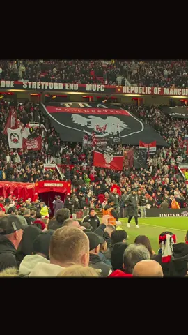 А ти защо подкрепяш Манчестър Юнайтед? 🔴⚪⚫ Не става дума само за трофеи, а за дух, история и вяра до последната минута. 💪 Да си фен на Юнайтед означава да вярваш, дори когато всичко изглежда изгубено. 🇾🇪 Glory, glory Man United! 🔥 🎞️@Vili.UNITED  #ggmu #manutd 