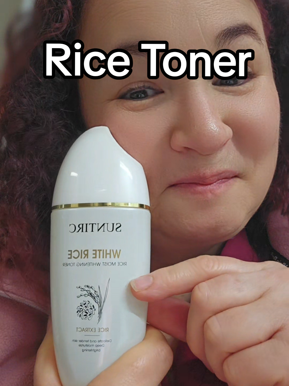 Rice Toner 77.78% Rice Extractos from Korea  Glow Essence with Niacinamida. Toner pata una hidratacion intensa y un tono luminoso. Con una formula Vegana nutre la piel restaurando la barrera cutánea. #skincarekoreano #RiceToner #tonerconniacinamida #skincare #cuidadodiariodelapiel 