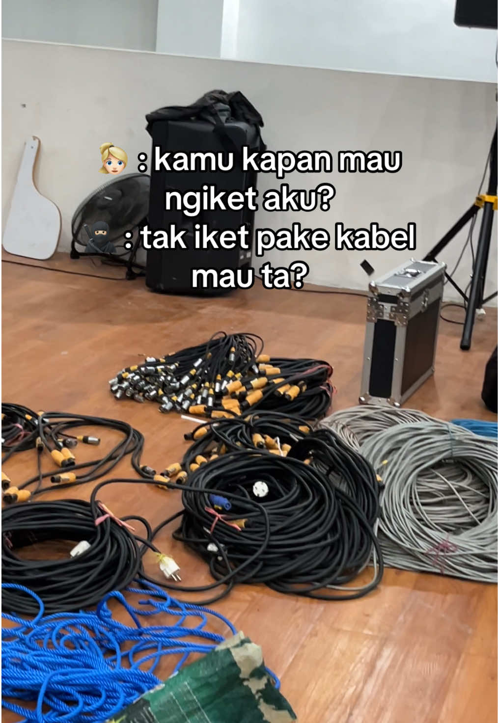 hehe 😁🙏🏼 #lightingdecor #riggingstage #videotron #dekorasijawatimur 