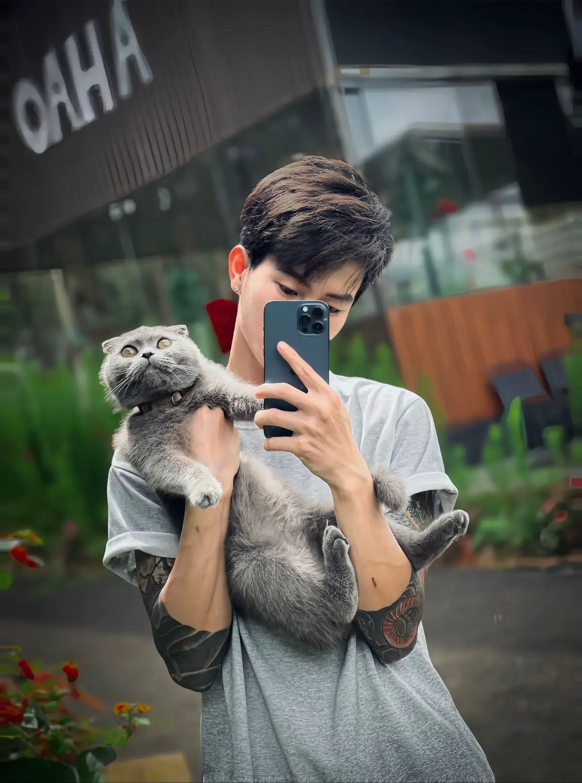 Nếu cấm ô không hiệu quả, anh sẽ yêu em trong mưa…#vangiahao #AHAOCOFFEE 