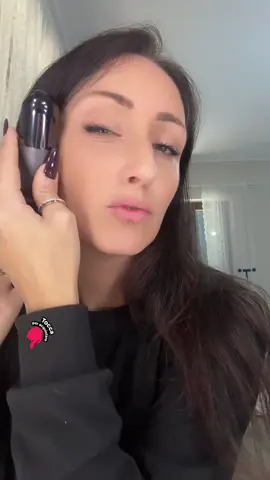 #tiktokshop #tiktokshopitalia #tiktokmademebuyit #offerteperte #auricolari 🎧😏 Attenzione… questi auricolari non solo si sentono… si sentono! Vibrano davvero — e chi li ha provati, lo sa. 😌 Bassi profondi, vibrazione sincronizzata e un comfort che… non si spiega, si prova 🔥 🎁 Sconto imperdibile, ma solo per poco! 🚀 Spedizione veloce e disponibilità limitata!