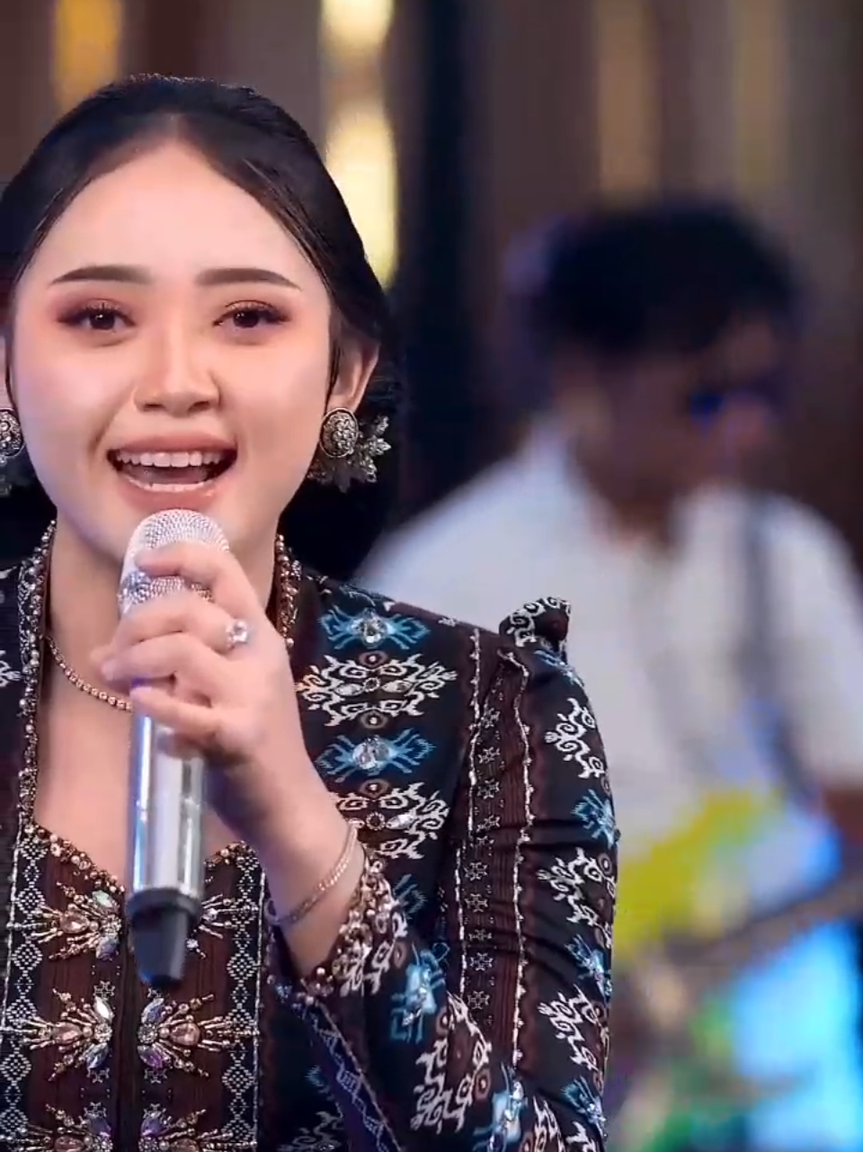 SILVY KUMALASARI - TIADA YANG LAIN #music #silvykumalasari #tiadayanglain #fyp 