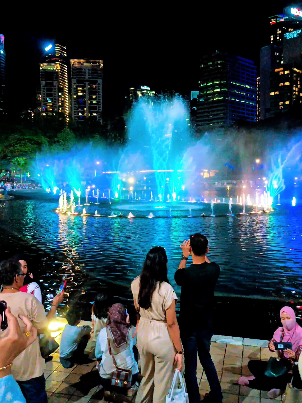 Malaysia klcc twin Tower 🗼#creatorsearchinsights #klcc #1millionaudition #malosiya🇲🇾 #fyp @Imran Khan Official @IShowSpeed @The Rock @TikTok 