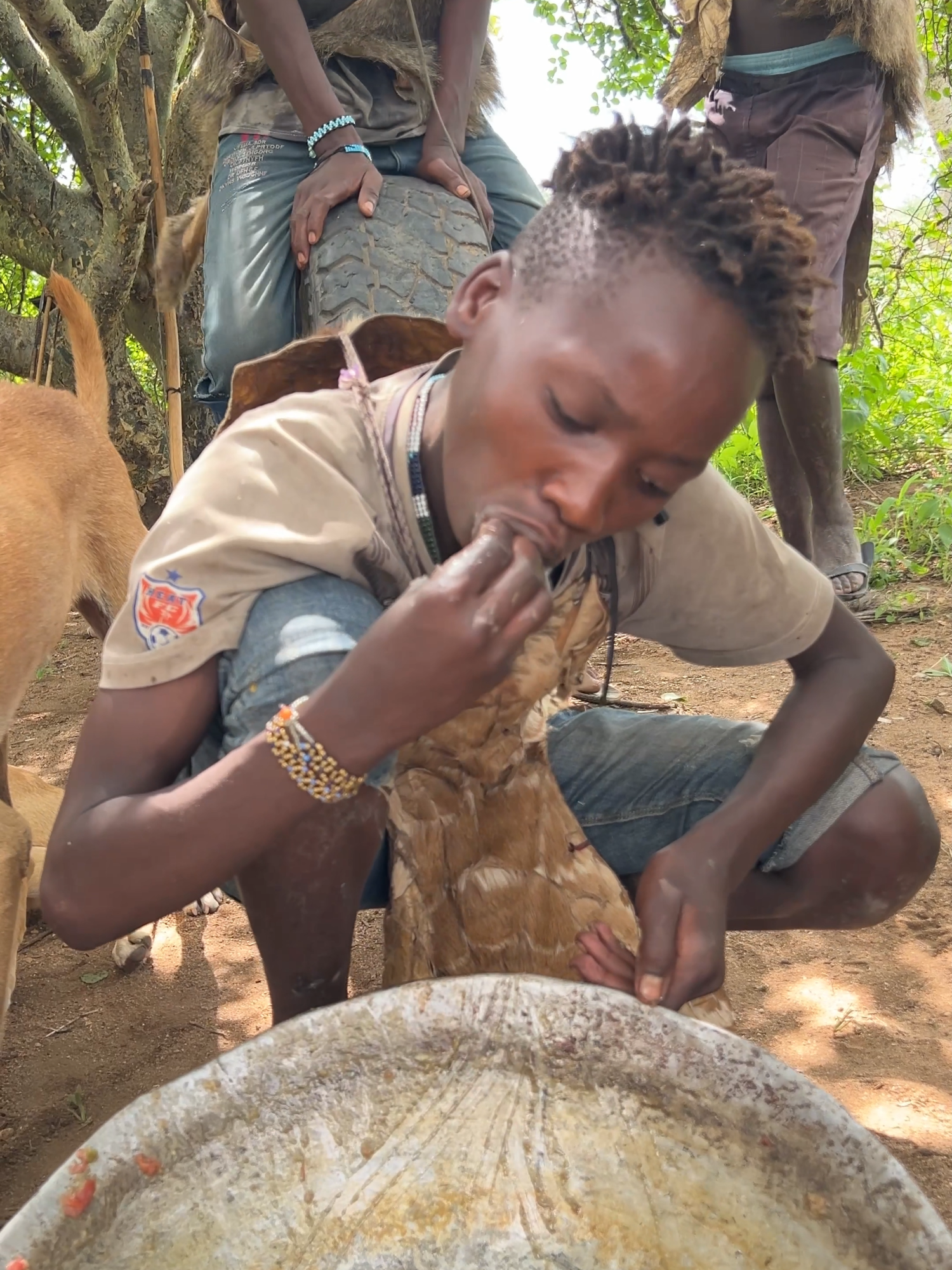 How Tribes Eat in the Wild #africa #tribe #hadzabe