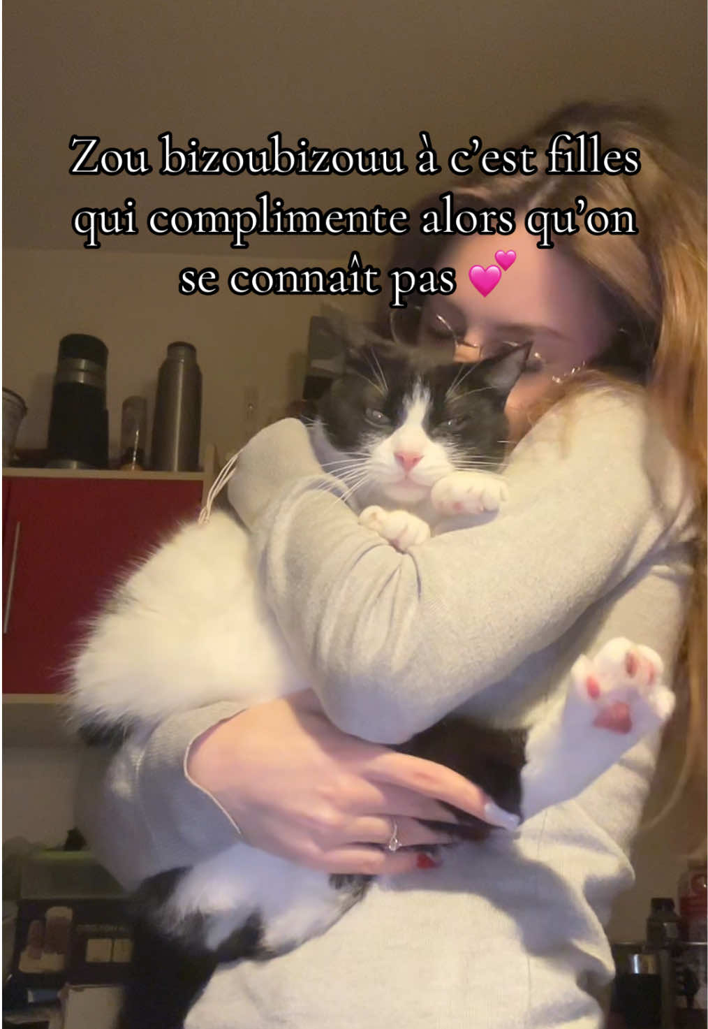 Le premier qui dit qu’il est gros je le bloque ✨  À ces filles qui complimentent alors qu’on se connaît pas 💕 vous êtes les reines d’Internet👑  #girlyvibes #goodenergy #girlsupportgirls #catsoftiktok #momentcute