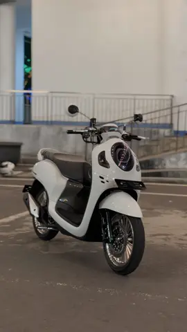 Kapan ya kayak orang”🥺🤲🏻 #scoopy #ktstyle #scoopyputih #jambi #orangorangsenang🤙 