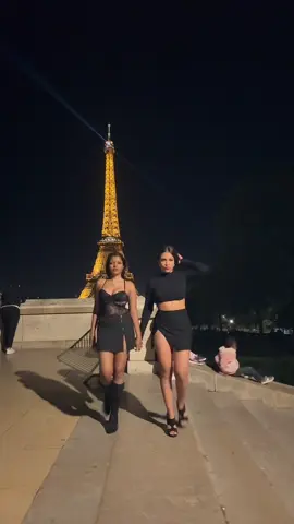 😂#fyp #viral #france🇫🇷 #paris #eiffeltower 
