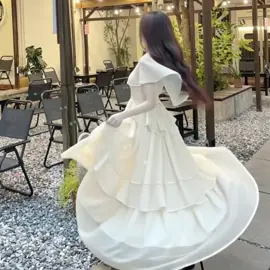 👑 Đầm voan dài bồng tầng kèm áo choàng – sang trọng, tinh tế như nàng công chúa bước ra từ cổ tích ✨ Thiết kế dáng dài thướt tha, tôn dáng đỉnh cao 💃 Chất voan cao cấp mềm mịn, bay nhẹ trong từng bước chân 🌸 Phối áo choàng tạo nét quý phái, thanh lịch và cực kỳ cuốn hút 💐 Phù hợp đi tiệc, chụp ảnh, dự sự kiện hay quay video đều nổi bật 💫 💖 Có sẵn nhiều màu để nàng chọn nha! #đầmcôngchúa #váytiệcxinh #váybồngtầng #xuhuongtiktok #bengan 