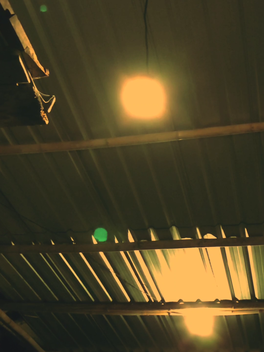 Saat kamu merasa tidak ada orang yg dipihak mu, tenanglah, Masih ada Allah yg selalu ada bersamamu. • Gus Baha'• #yarobbisallimna #gandrungnabi #sholawatbanjari #sholawattrending #irsyadsyad 