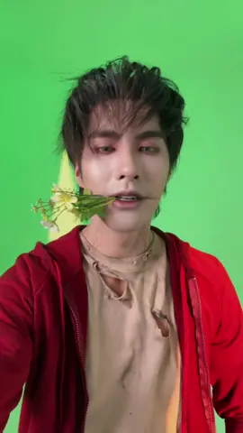 Decided to join the trend this year..🧟‍♂️💐  Do you know this character? Comment down below, who do you think this character might be. 😉 #peterpanzz_w #halloween #halloween2025 #fyp #viral 