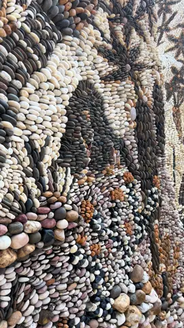 เจดีย์หิน ซึ่งเป็นหินที่นำมาจากจังหวัดมุกดาหาร สวยงามมาก