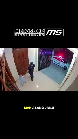 Jiran share cctv. Budak degil dah kena tangkap bawak pergi balai 🤭 #budaknakal #budakdegil #fypmalaysia #polis #cctvcamera 