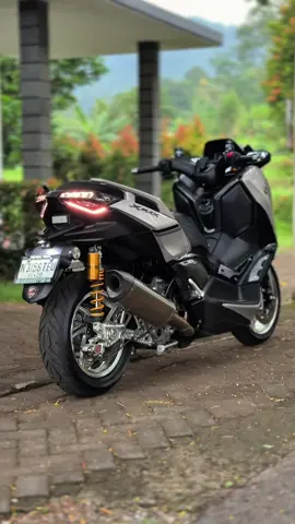 Tidak mewah,tp menurut q enak dipandang, fitmen edisi mau touring sama bojo liat komodo 🐊🐊🐊 #xmax #yamaha #xmaxconnected #