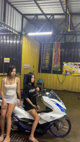 หล่อยัง#pcx160ล้อ17แต่งสวย #pcx160 #ศุภกิจ⚡️ #ไฮบิด⚡ #ฟีดดดシ 